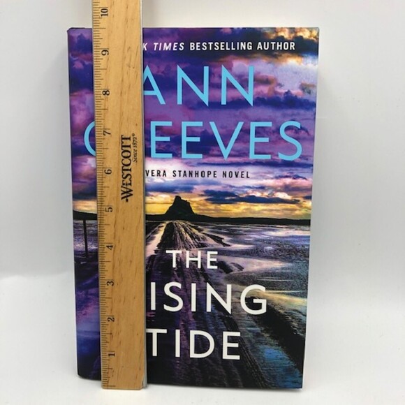 The Rising Tide Ann Cleeves A Vera Stanhope Novel Fiction Hardback Book - Picture 12 of 13